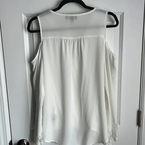 Women's White Cold Shoulder Blouse - Picture 4 of 4